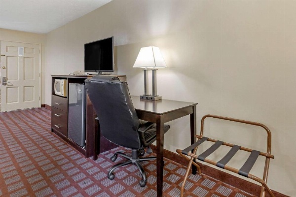 Econo Lodge Woodstock  Shenandoah Valley I 81 image 25