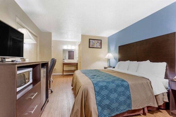 Econo Lodge Woodstock  Shenandoah Valley I 81 image 9